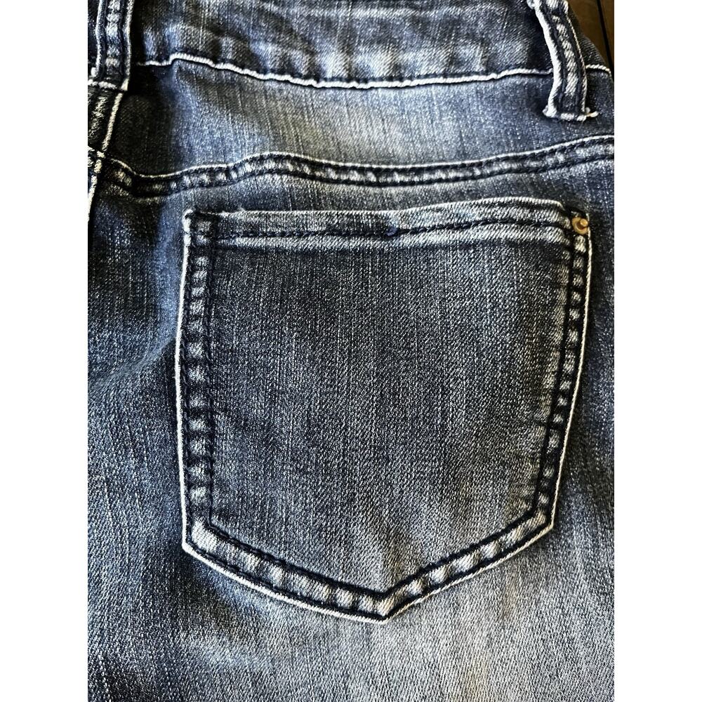 Baccini Women’s Jeans 8P Petite Distressed Embroidered Floral Boho Denim Cuffed - Picture 9 of 16